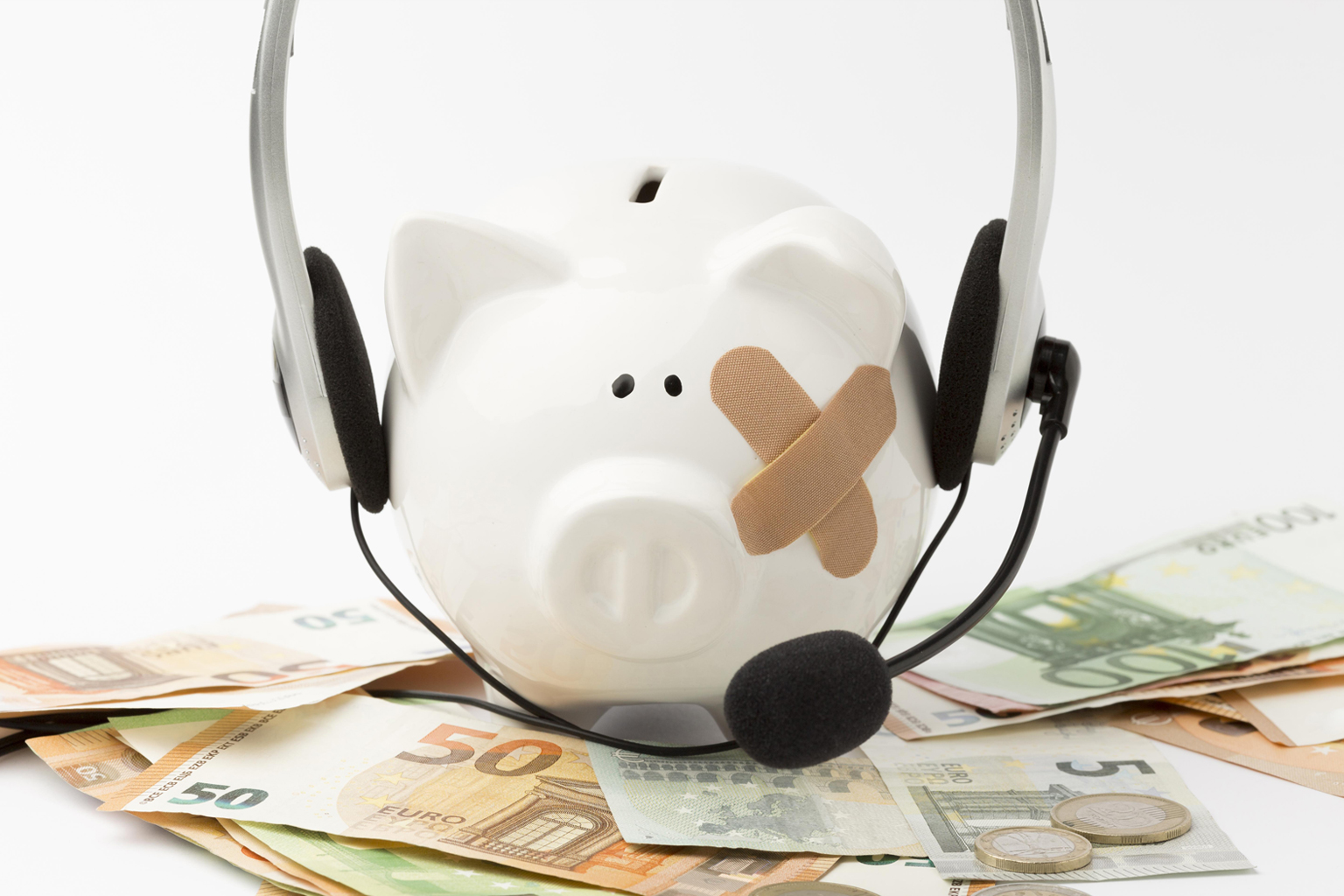 The Infinite Efficiency: How to Reduce Call Center Costs Using AI Voice Automation